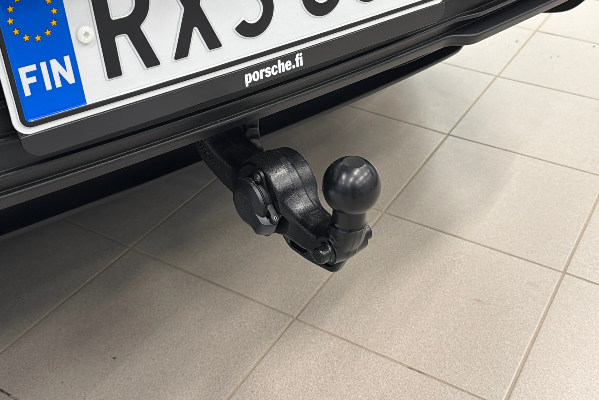 sininen Porsche Macan 2026 kuva 13.