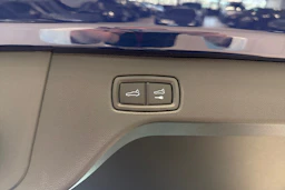 sininen Porsche Macan 2026 kuva 14.