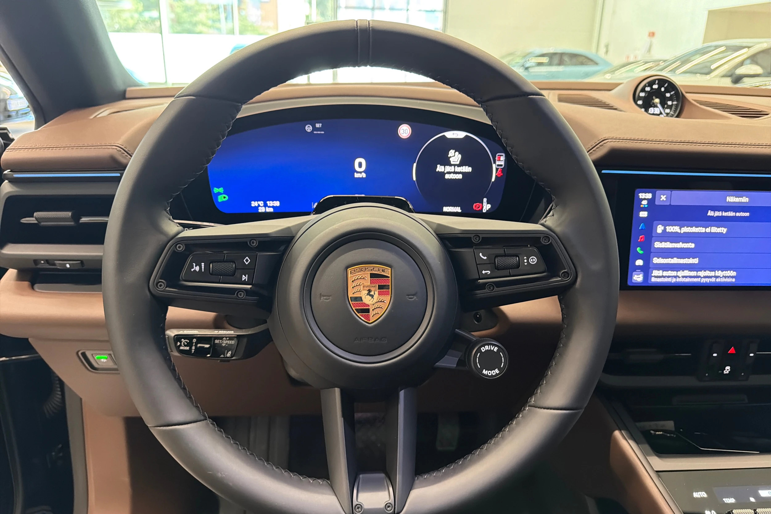sininen Porsche Macan 2026 kuva 18.