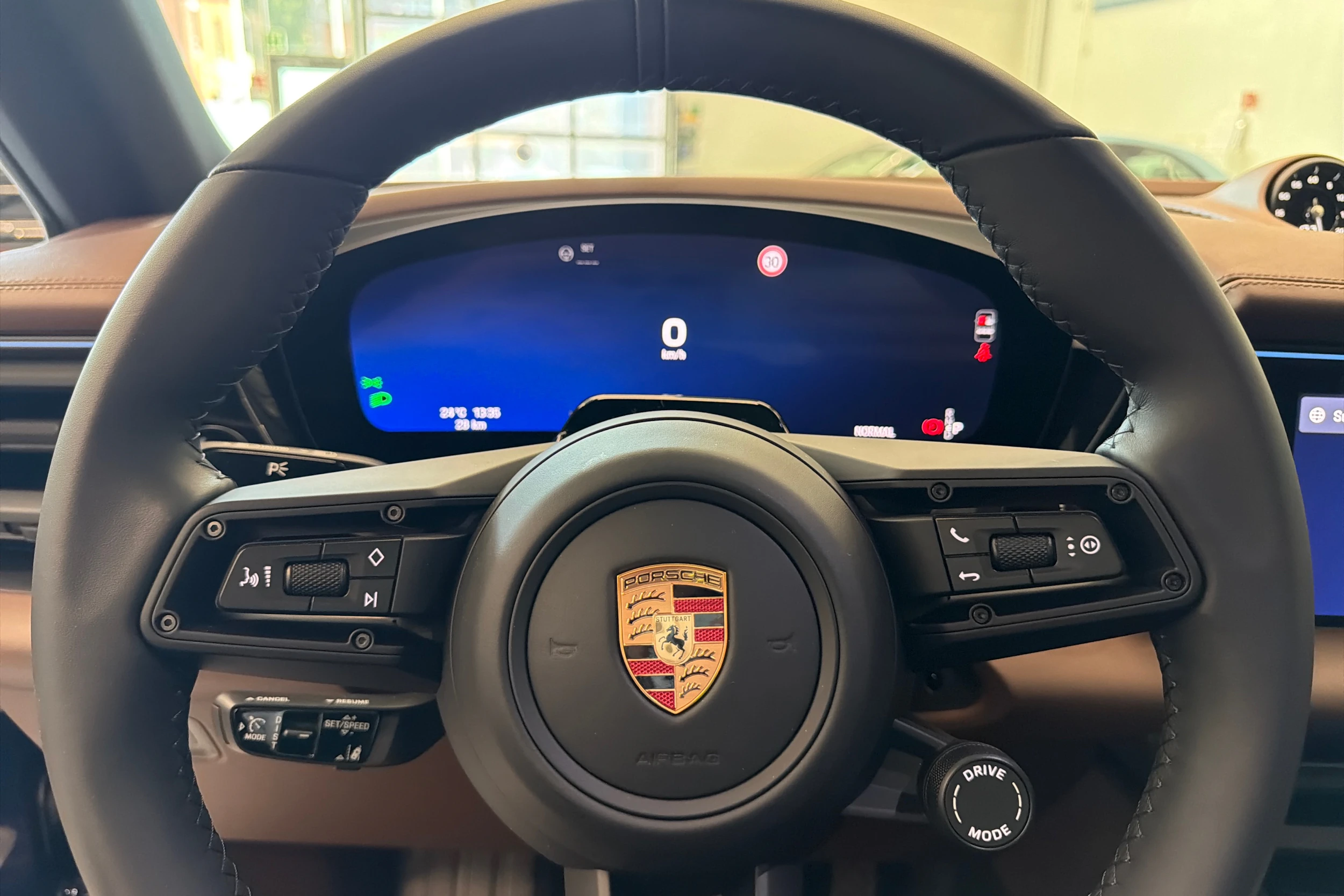 sininen Porsche Macan 2026 kuva 19.