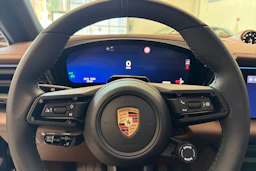 sininen Porsche Macan 2026 kuva 19.