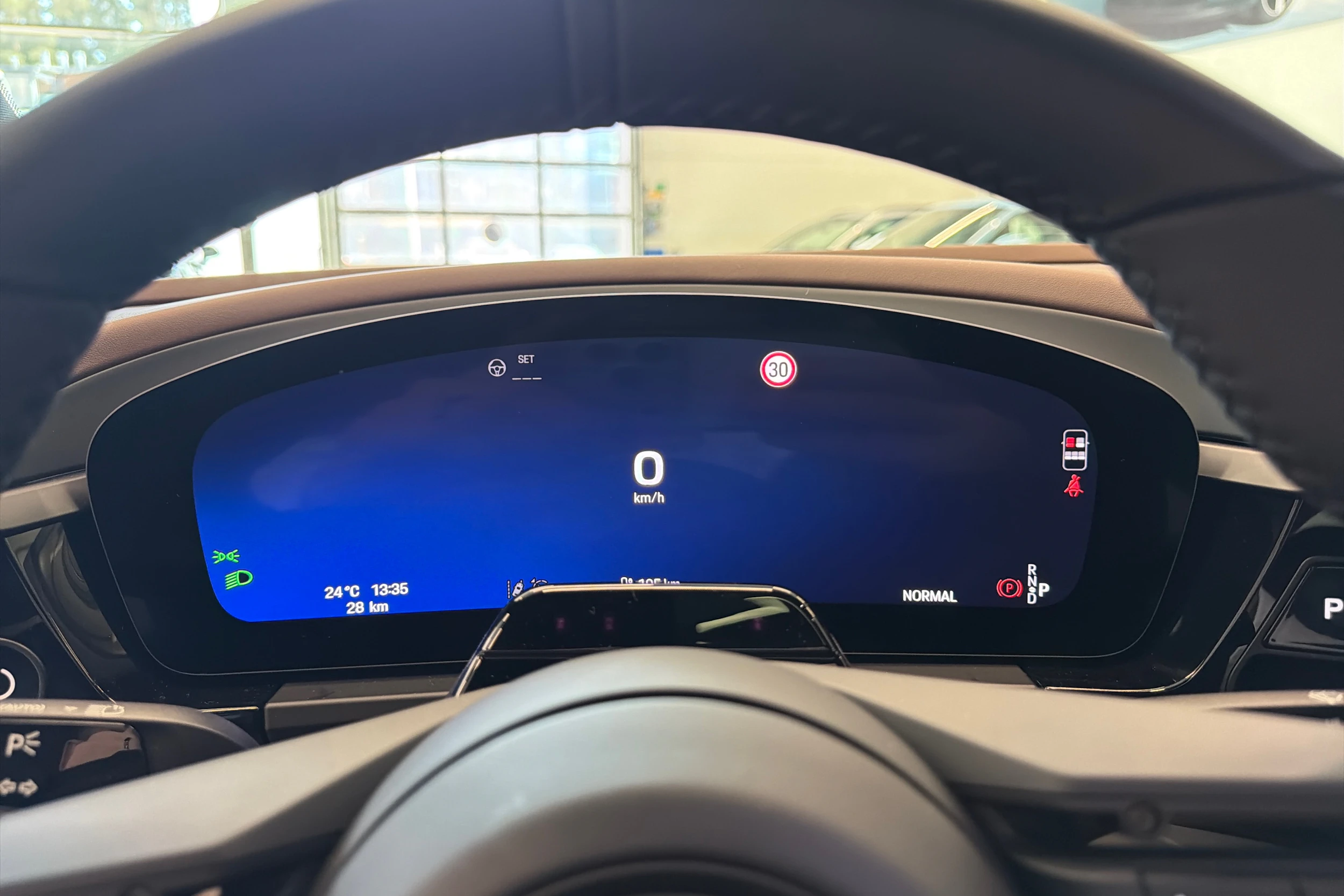 sininen Porsche Macan 2026 kuva 21.