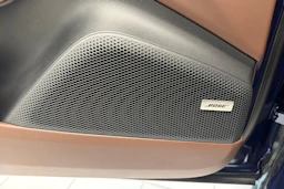 sininen Porsche Macan 2026 kuva 27.
