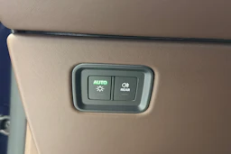 sininen Porsche Macan 2026 kuva 28.