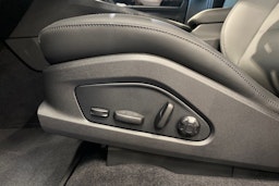 harmaa Porsche Macan 2026 kuva 12.