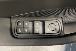 harmaa Porsche Macan 2026 kuva 15.