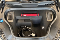 harmaa Porsche Macan 2026 kuva 19.