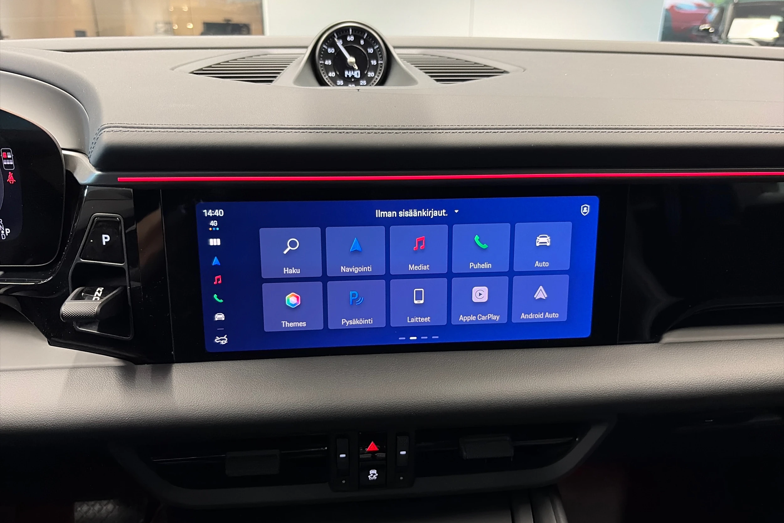 harmaa Porsche Macan 2026 kuva 21.