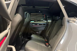 harmaa Porsche Macan 2026 kuva 22.