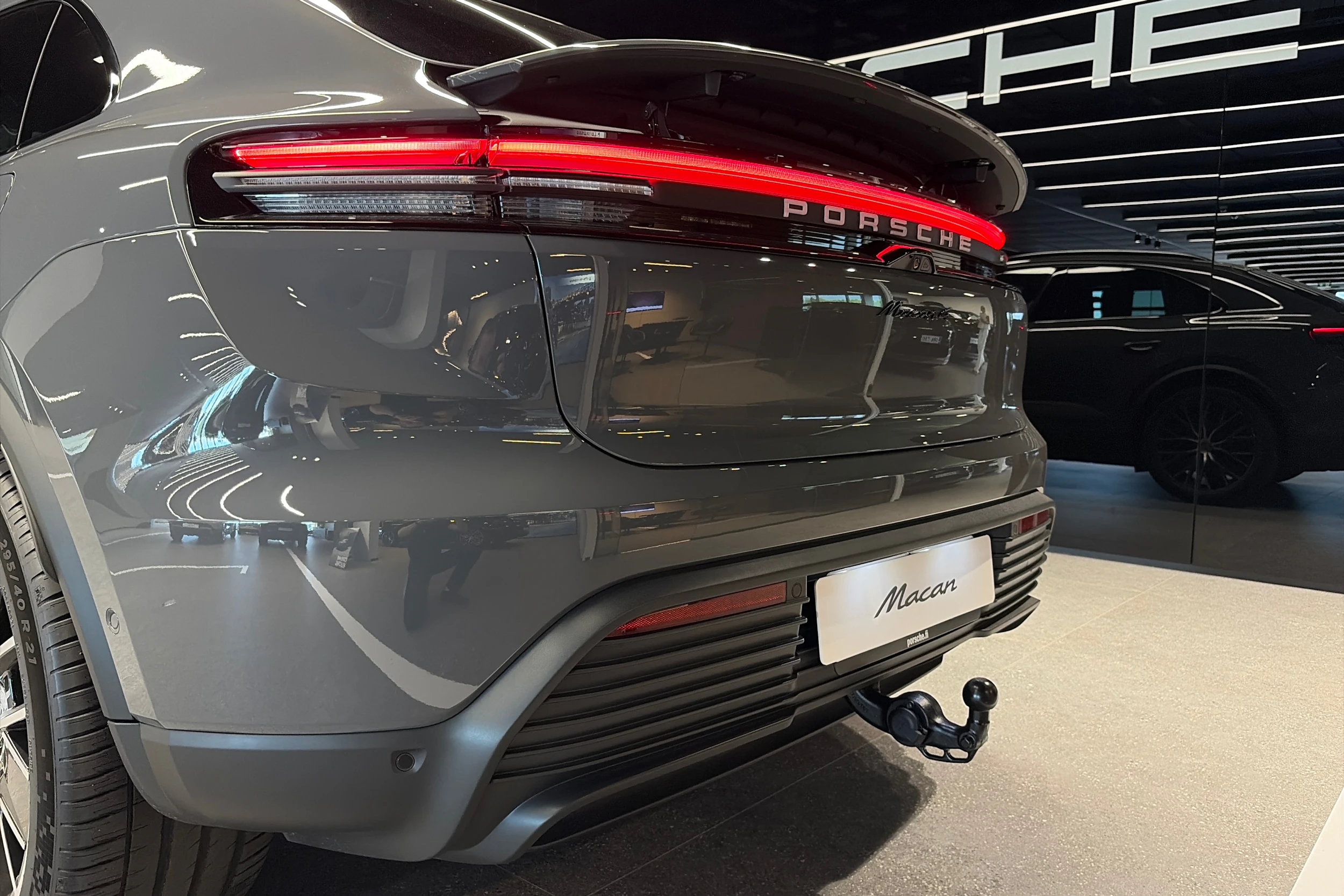 harmaa Porsche Macan 2026 kuva 26.