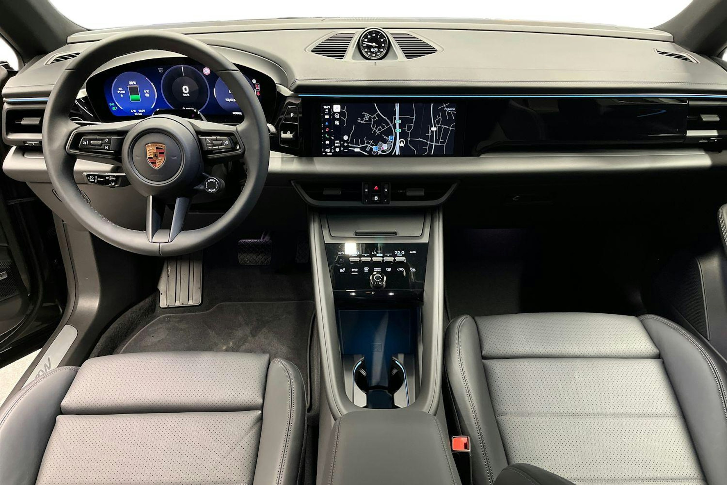 vihreä Porsche Macan 2026 kuva 7.