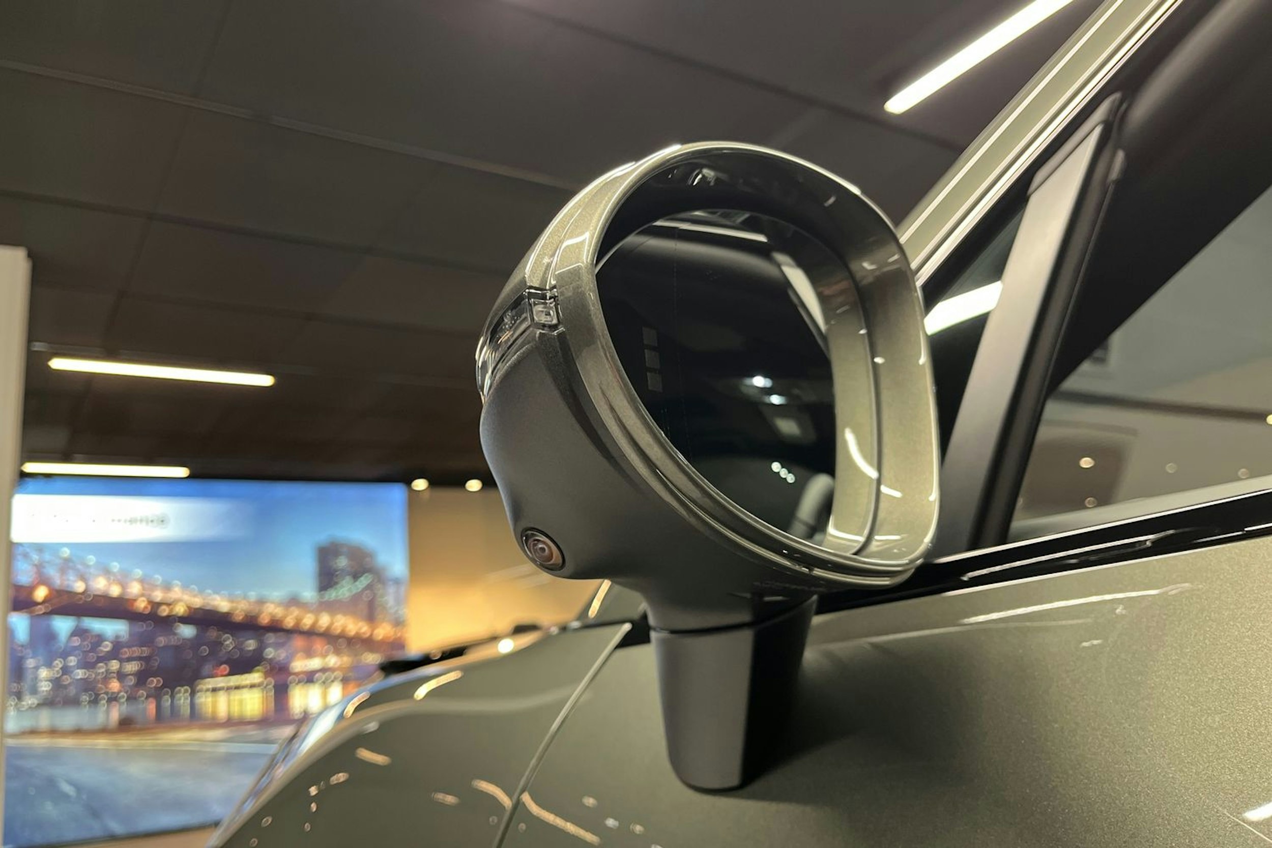 vihreä Porsche Macan 2026 kuva 10.