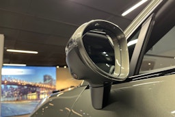 vihreä Porsche Macan 2026 kuva 10.