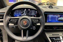 vihreä Porsche Macan 2026 kuva 13.