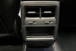 vihreä Porsche Macan 2026 kuva 23.