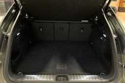 vihreä Porsche Macan 2026 kuva 24.