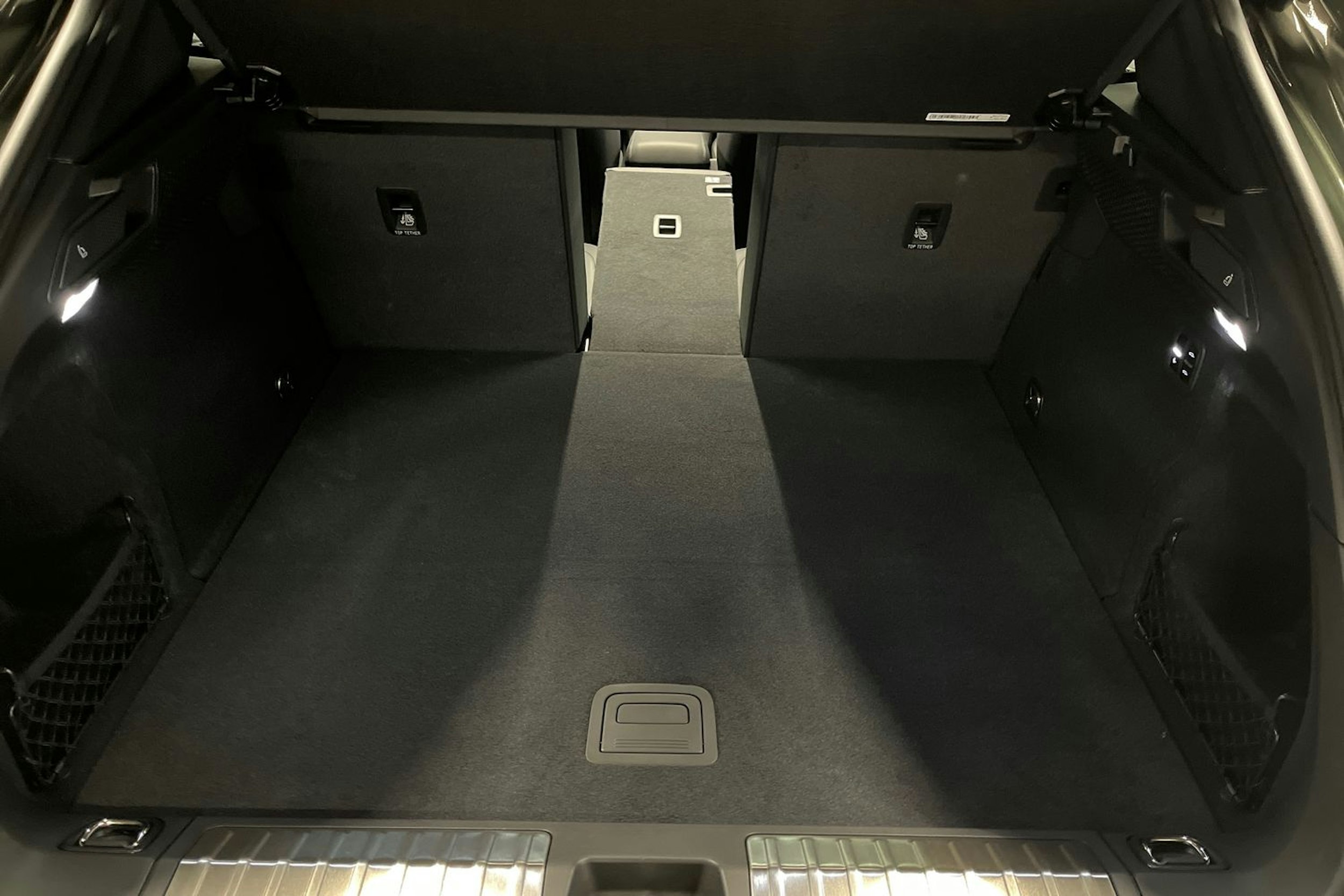 vihreä Porsche Macan 2026 kuva 25.