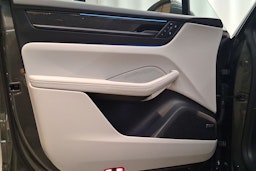 met. vihreä Porsche Macan 2026 kuva 10.