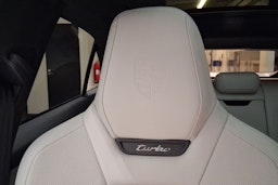 met. vihreä Porsche Macan 2026 kuva 13.