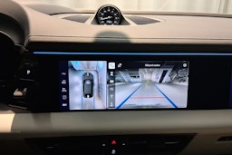 met. vihreä Porsche Macan 2026 kuva 18.