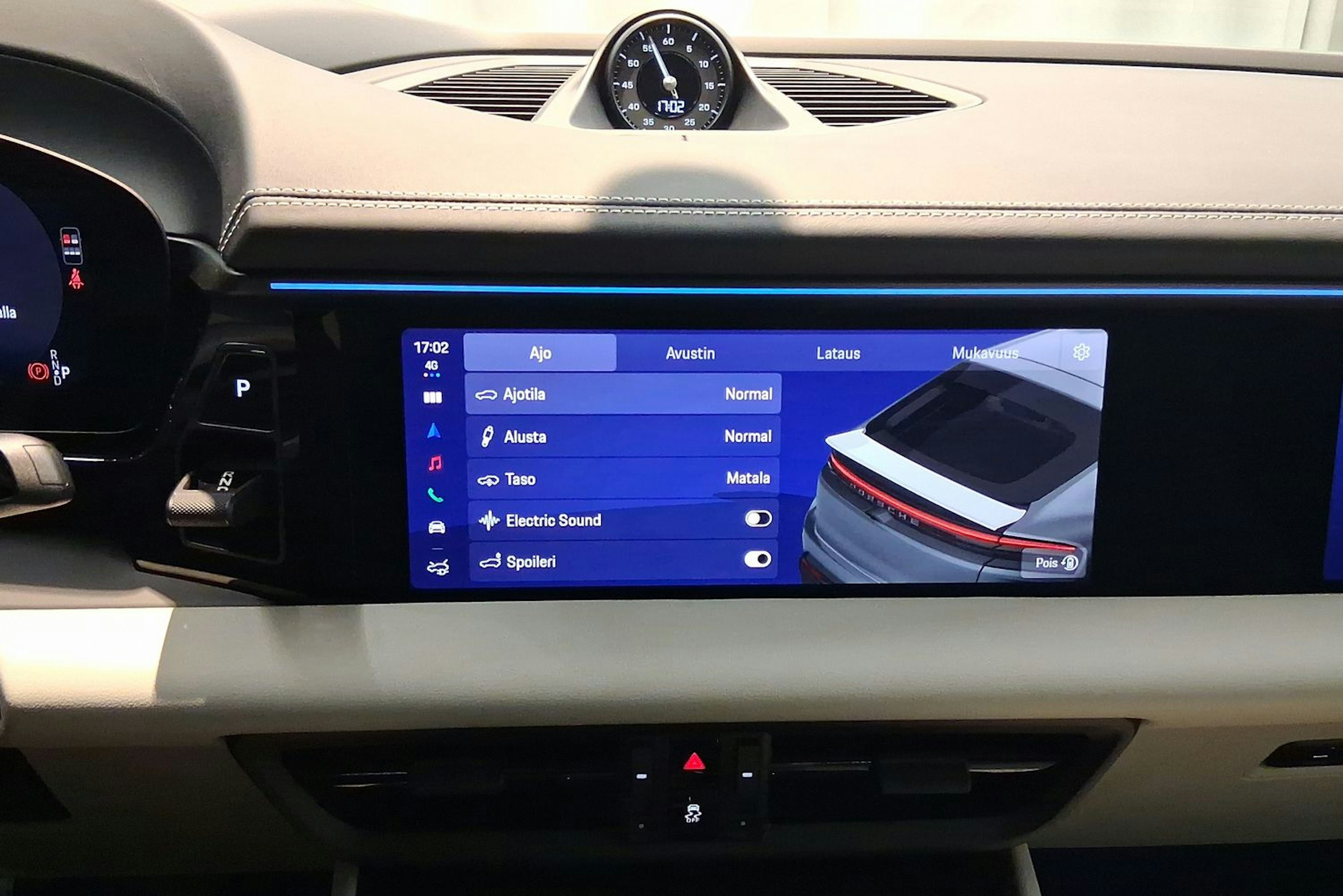 met. vihreä Porsche Macan 2026 kuva 20.