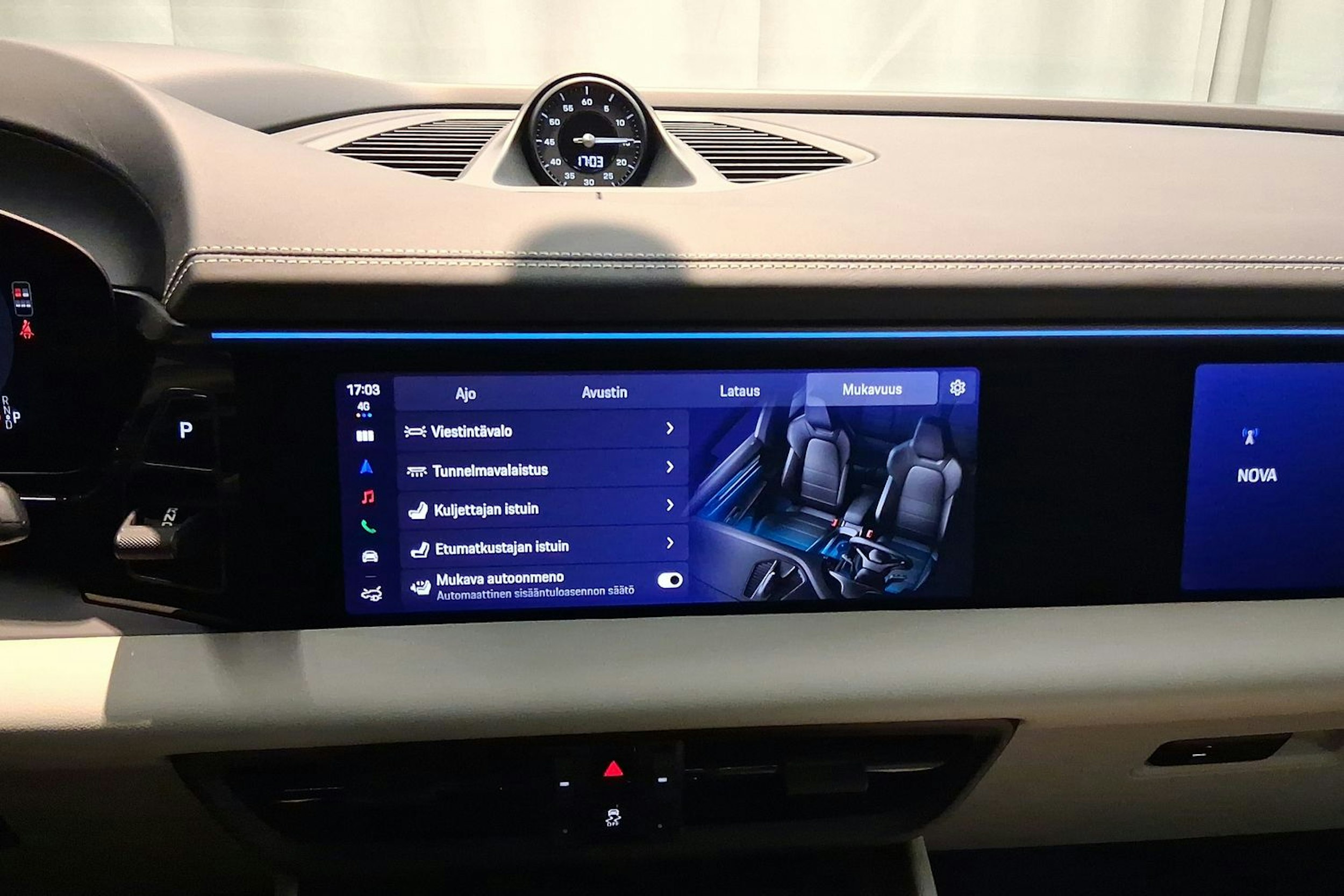 met. vihreä Porsche Macan 2026 kuva 21.