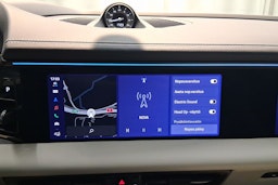 met. vihreä Porsche Macan 2026 kuva 22.