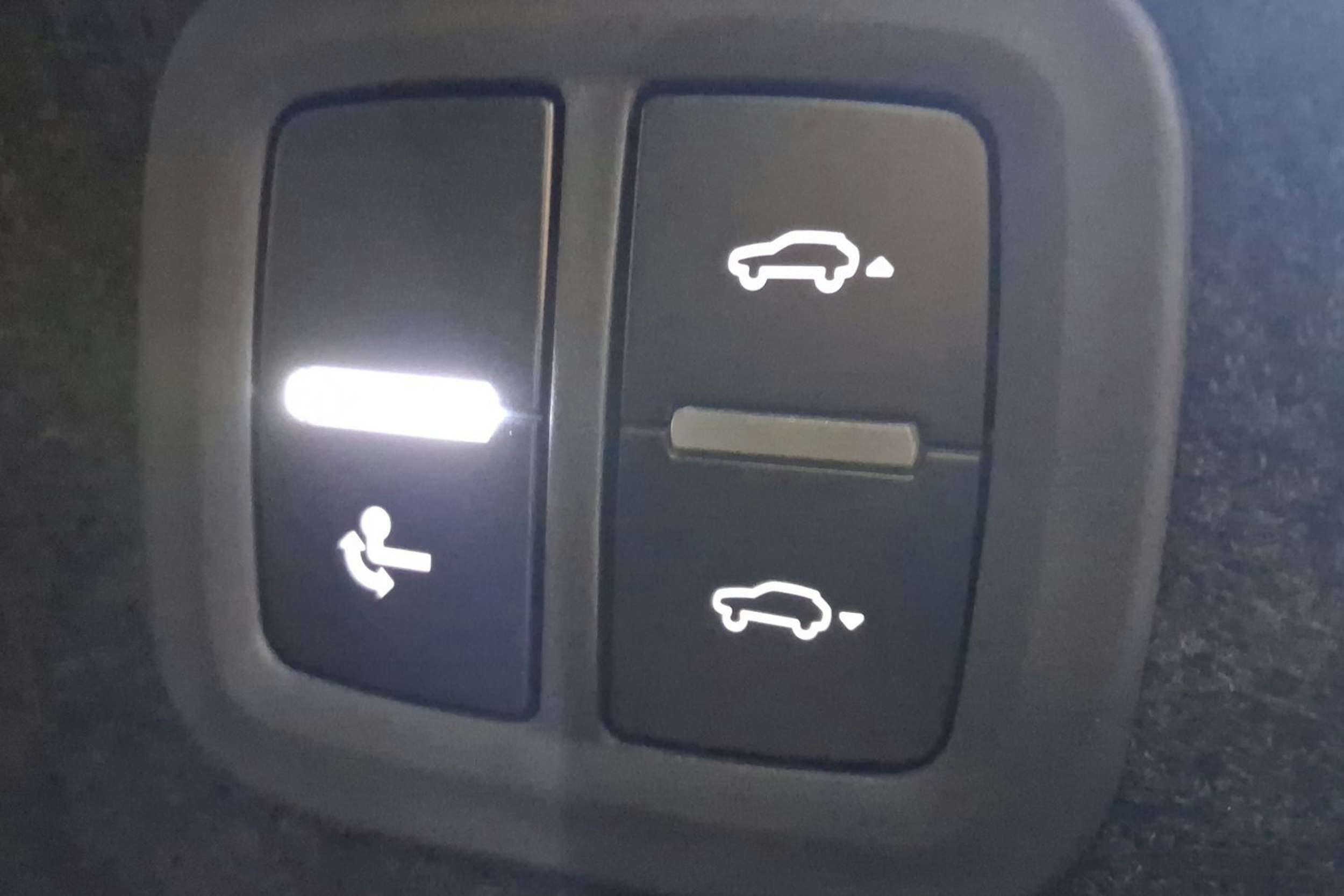 met. vihreä Porsche Macan 2026 kuva 27.