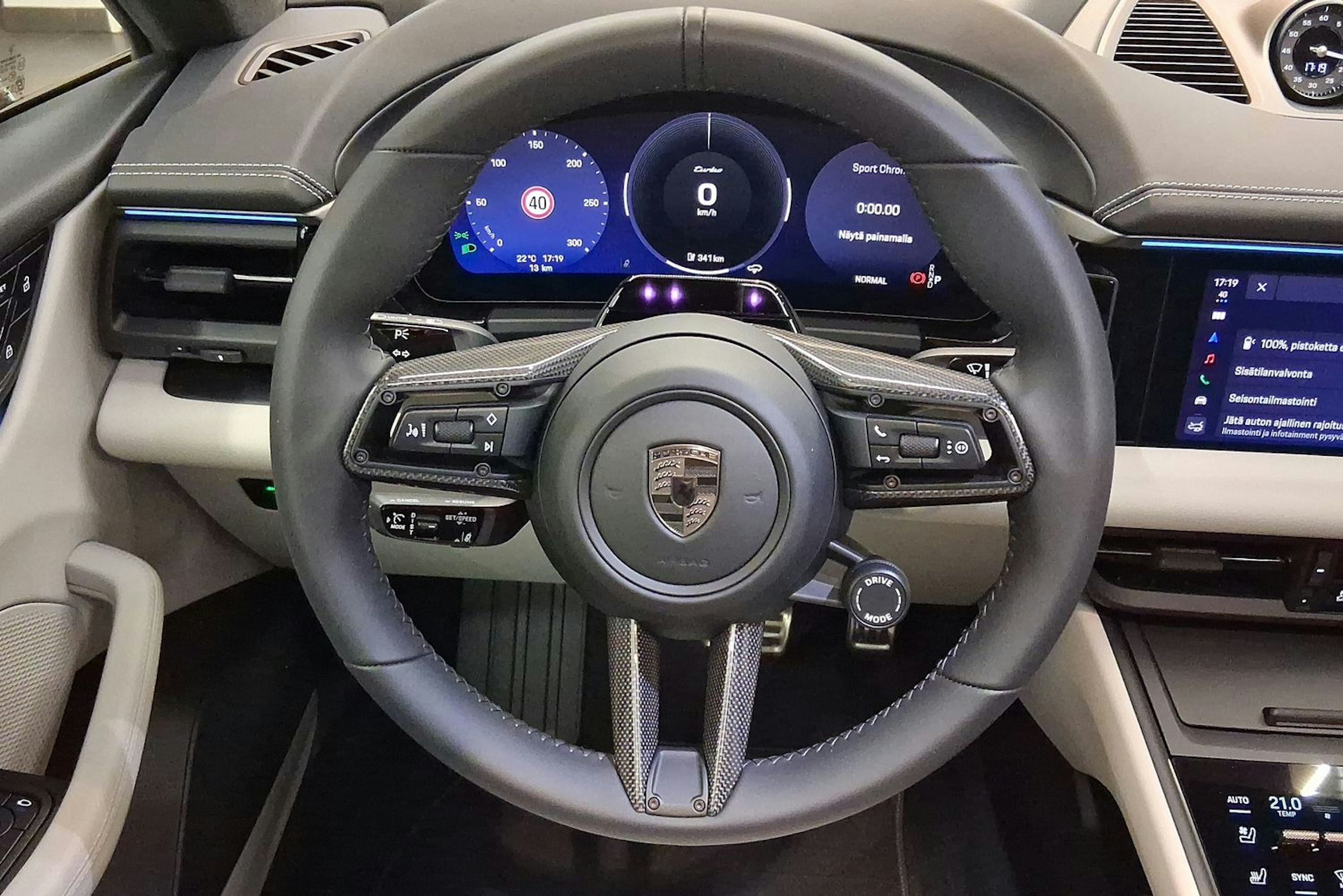 met. vihreä Porsche Macan 2026 kuva 32.