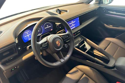 vihreä Porsche Macan 2026 kuva 7.