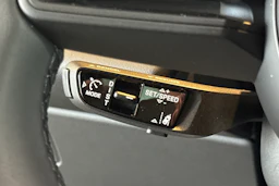 vihreä Porsche Macan 2026 kuva 14.