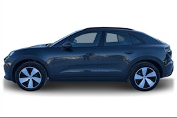 harmaa Porsche Macan 2026 kuva 5.