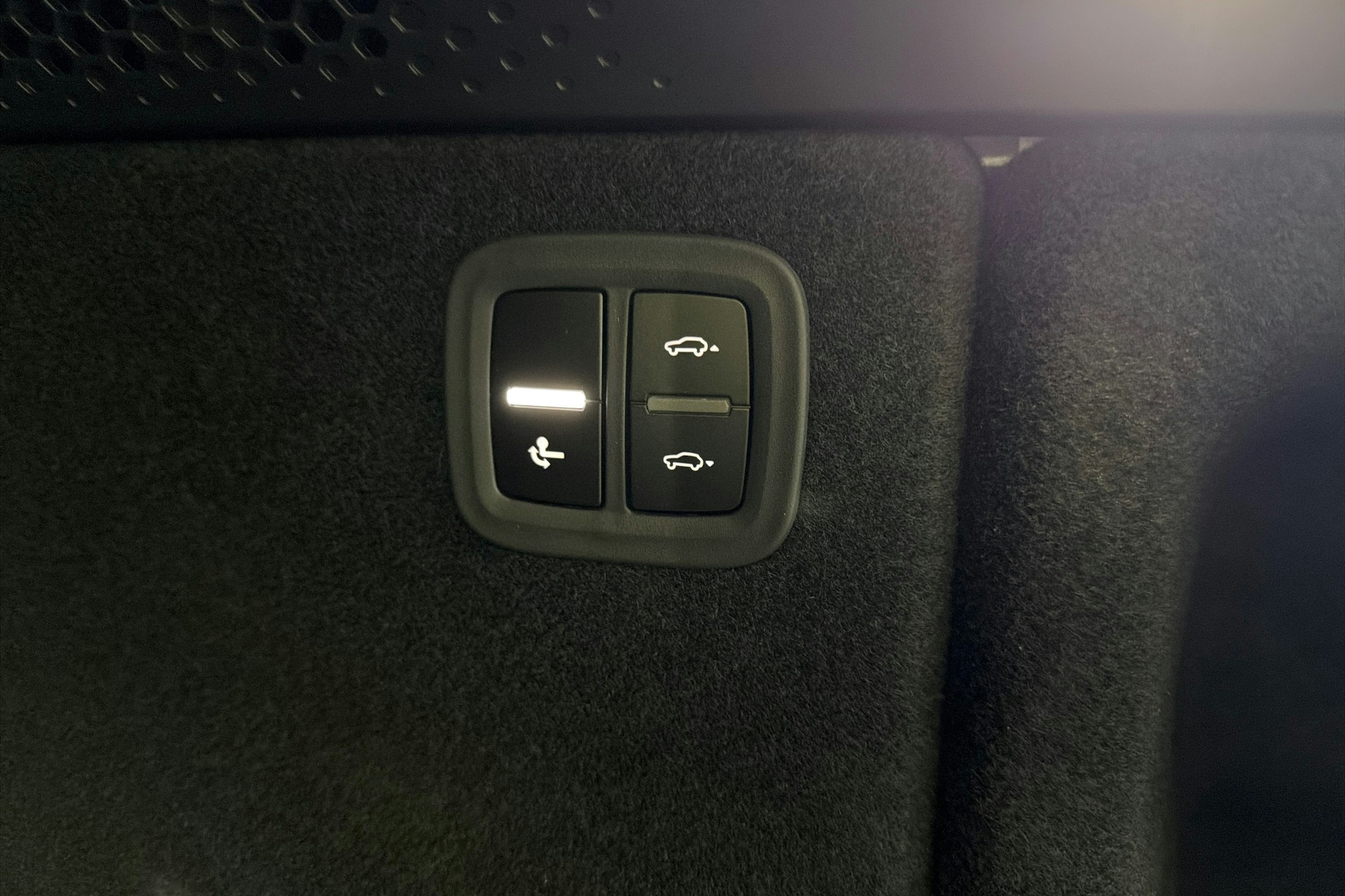 harmaa Porsche Macan 2026 kuva 12.