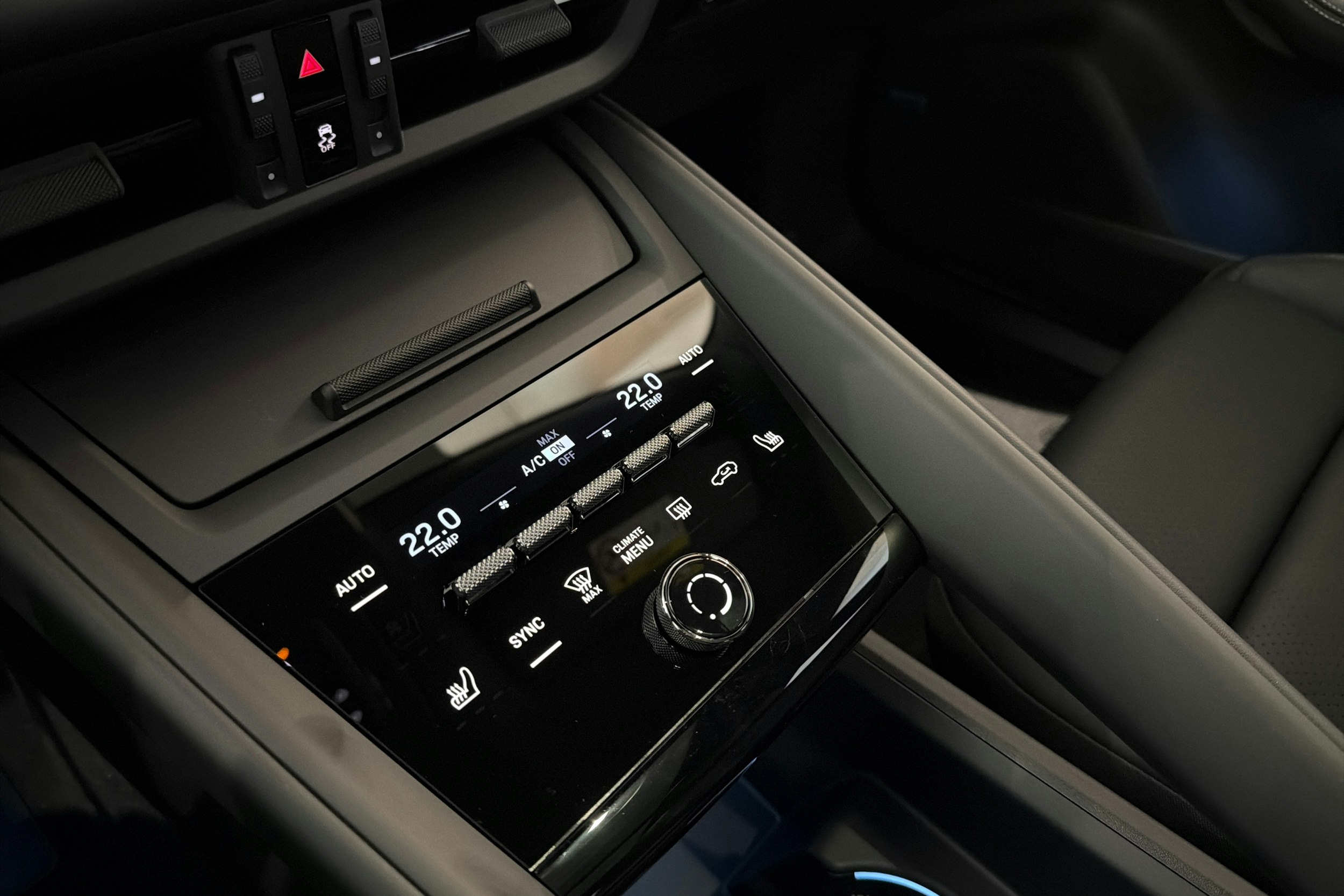 harmaa Porsche Macan 2026 kuva 18.