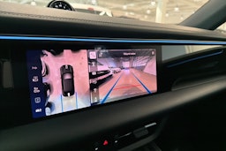 harmaa Porsche Macan 2026 kuva 19.