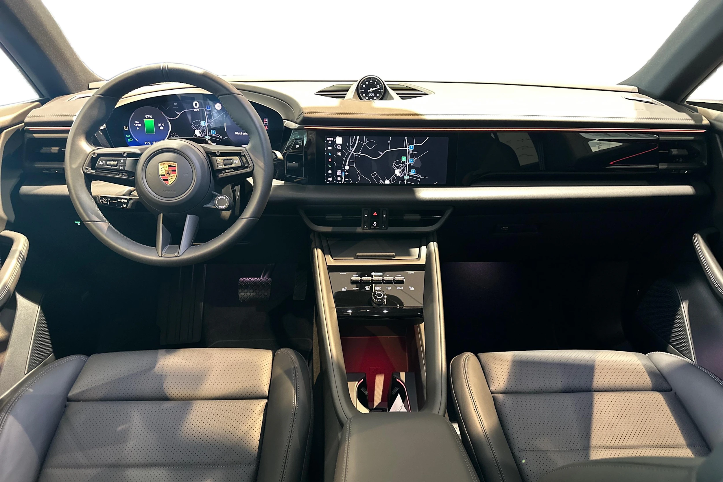 punainen Porsche Macan 2026 kuva 7.