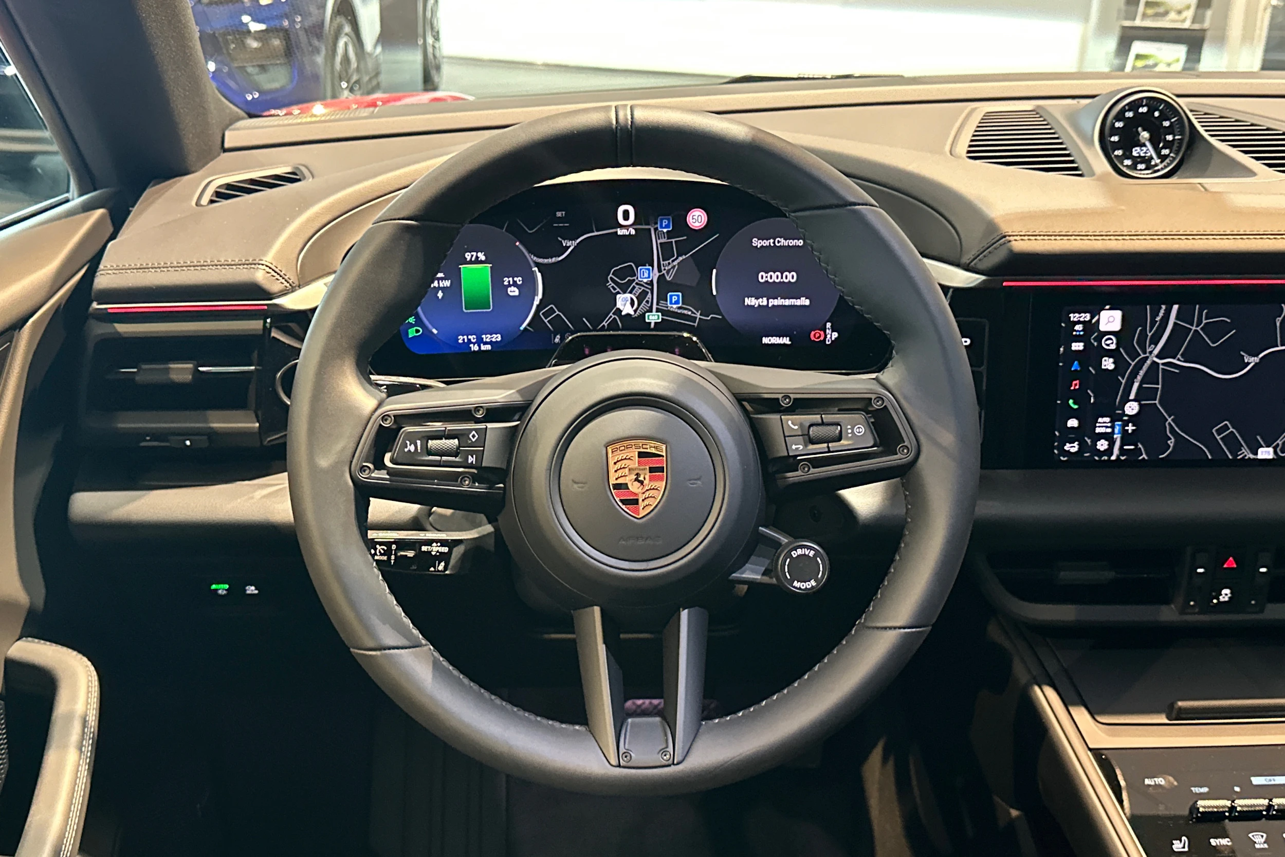 punainen Porsche Macan 2026 kuva 10.