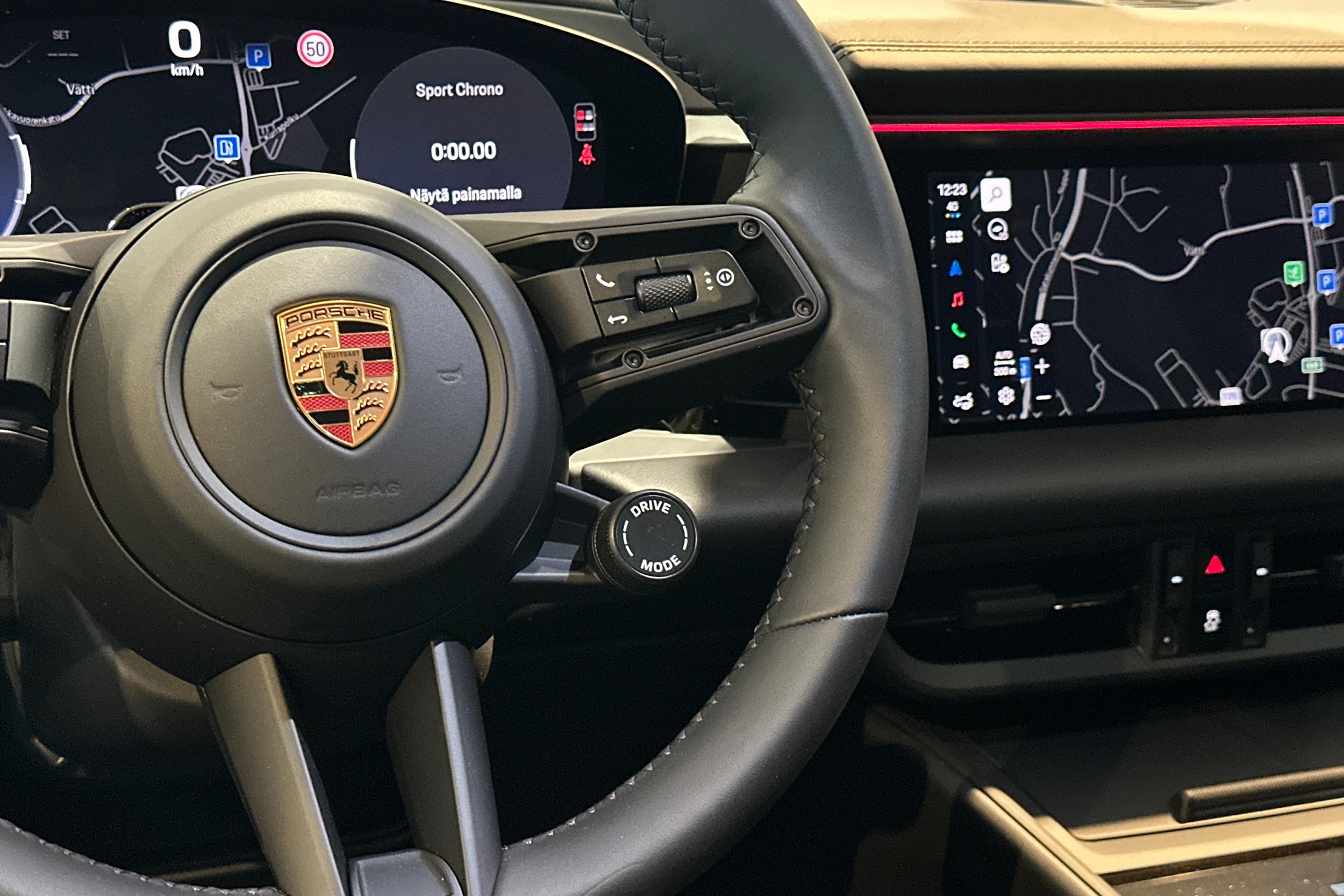 punainen Porsche Macan 2026 kuva 11.