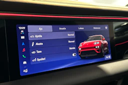 punainen Porsche Macan 2026 kuva 22.