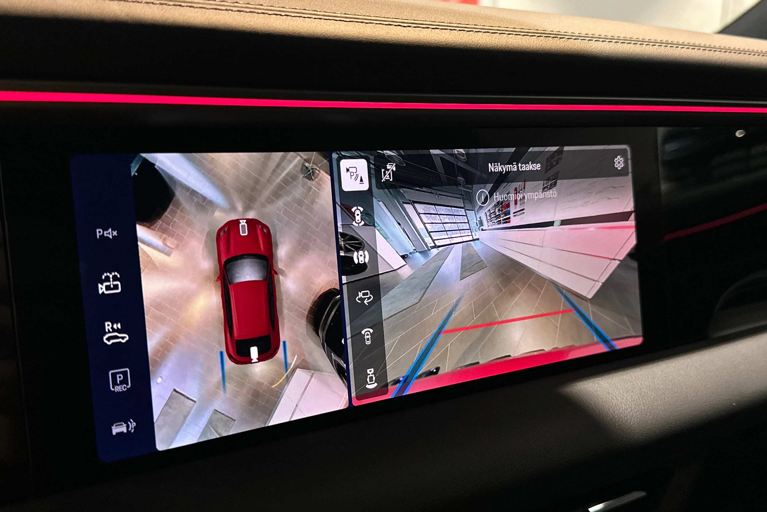 punainen Porsche Macan 2026 kuva 26.