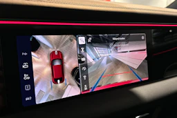 punainen Porsche Macan 2026 kuva 26.