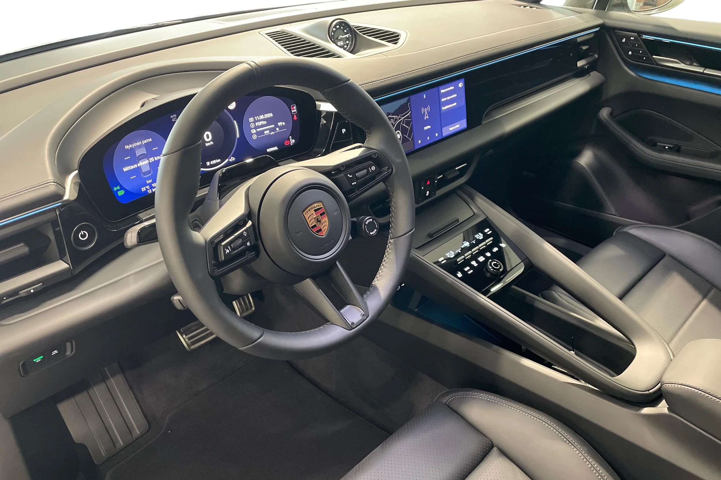 vihreä Porsche Macan 2026 kuva 6.