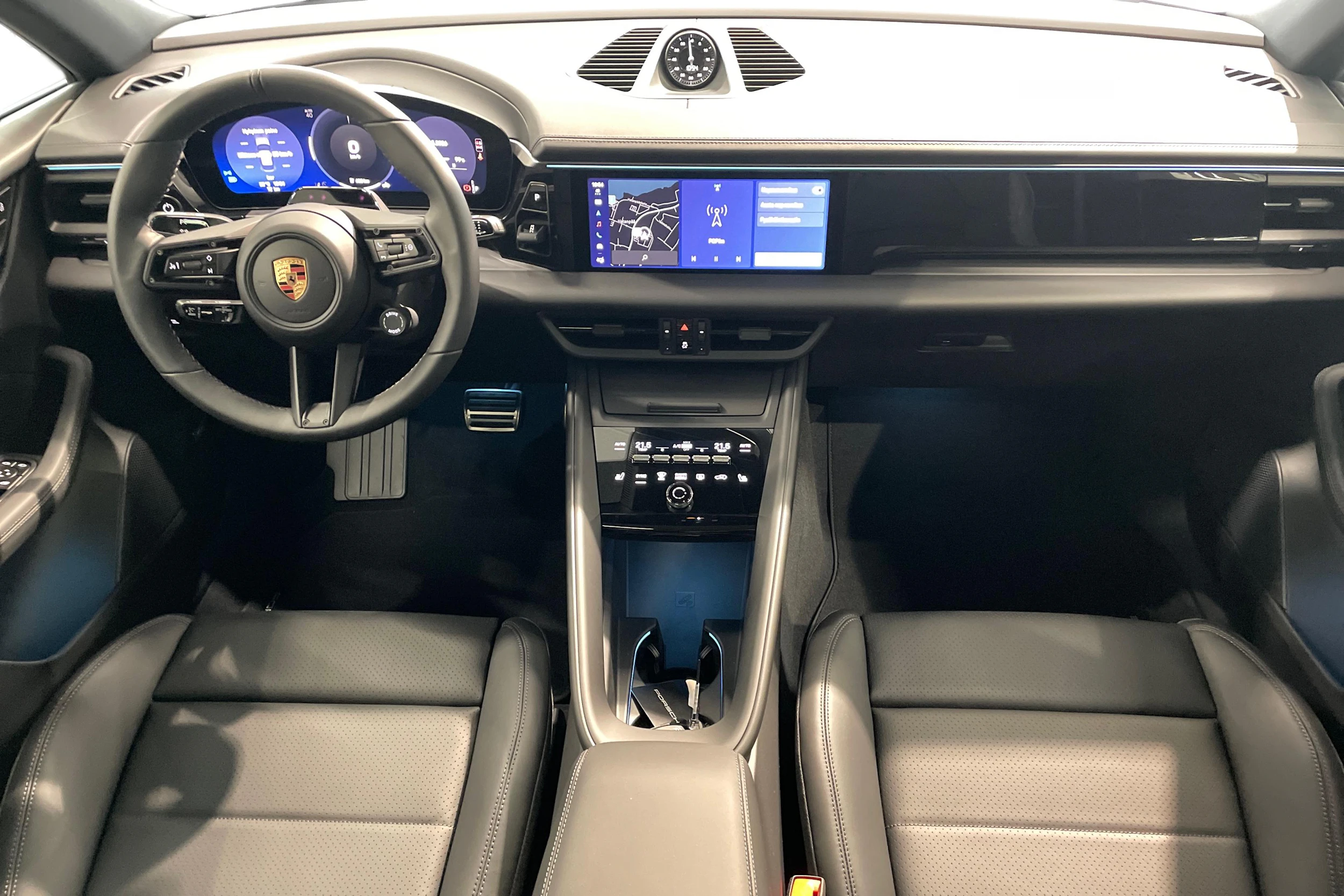 vihreä Porsche Macan 2026 kuva 7.