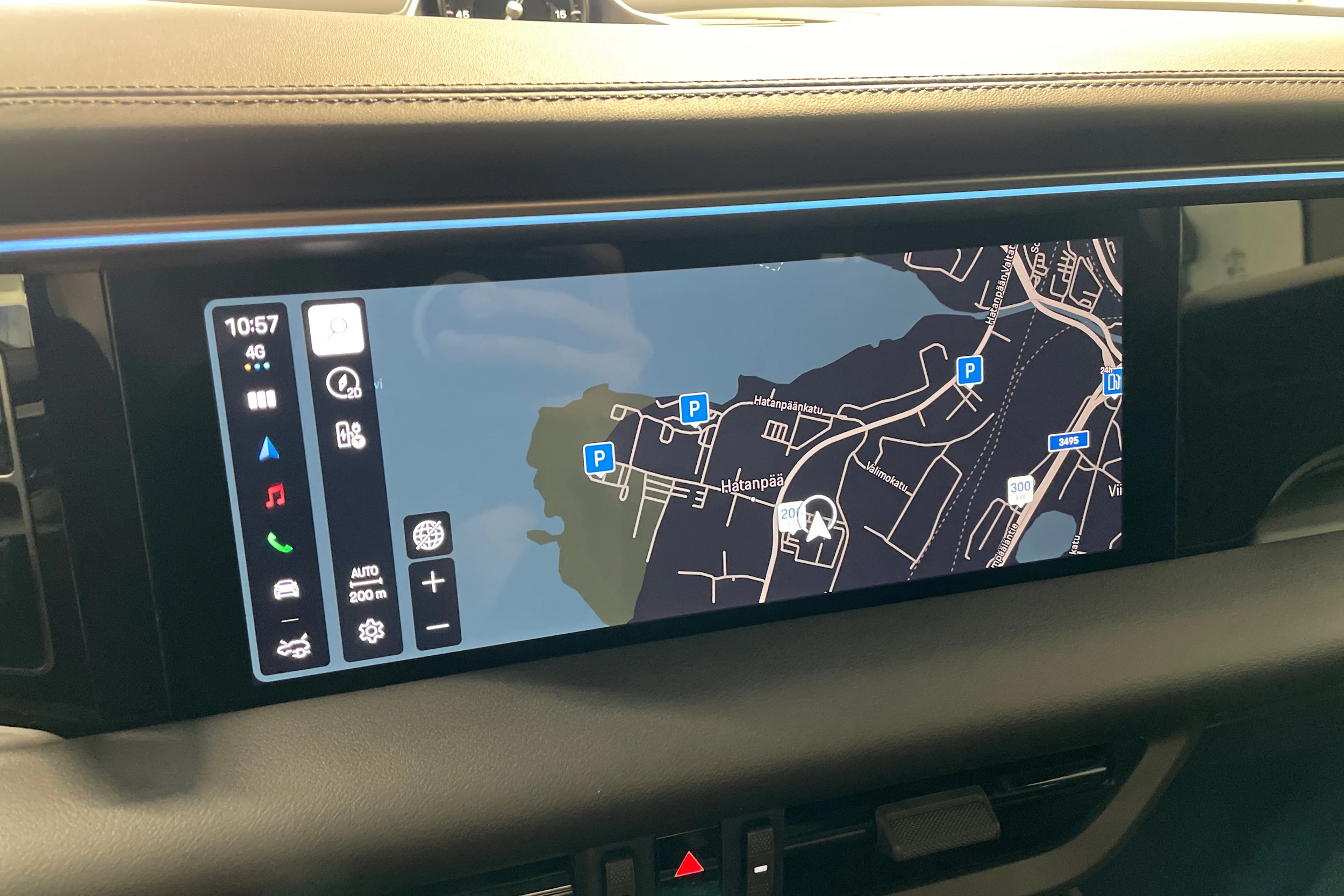 vihreä Porsche Macan 2026 kuva 13.