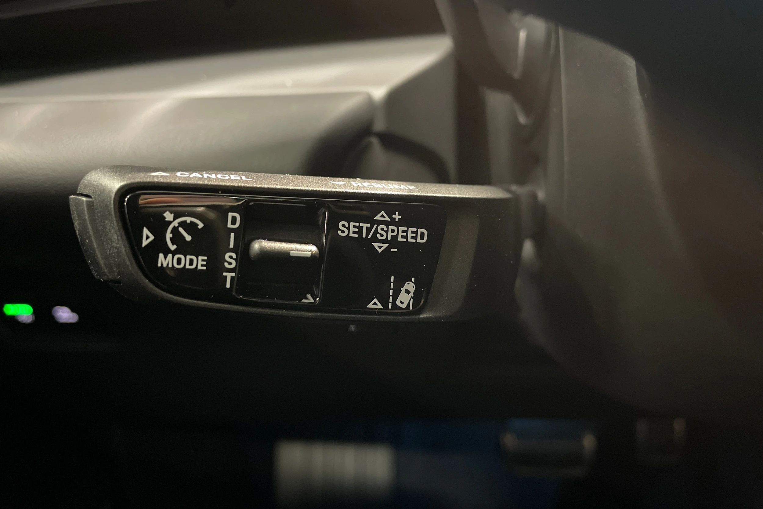 vihreä Porsche Macan 2026 kuva 19.