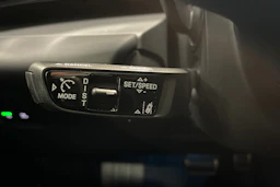 vihreä Porsche Macan 2026 kuva 19.