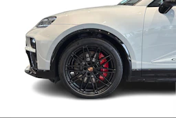 harmaa Porsche Macan 2026 kuva 5.