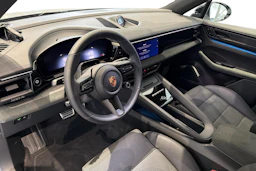 harmaa Porsche Macan 2026 kuva 7.