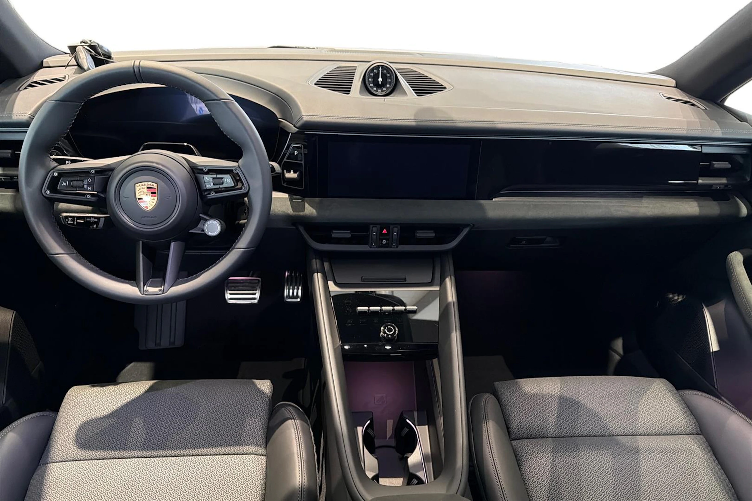 harmaa Porsche Macan 2026 kuva 8.