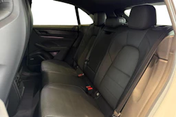 harmaa Porsche Macan 2026 kuva 9.